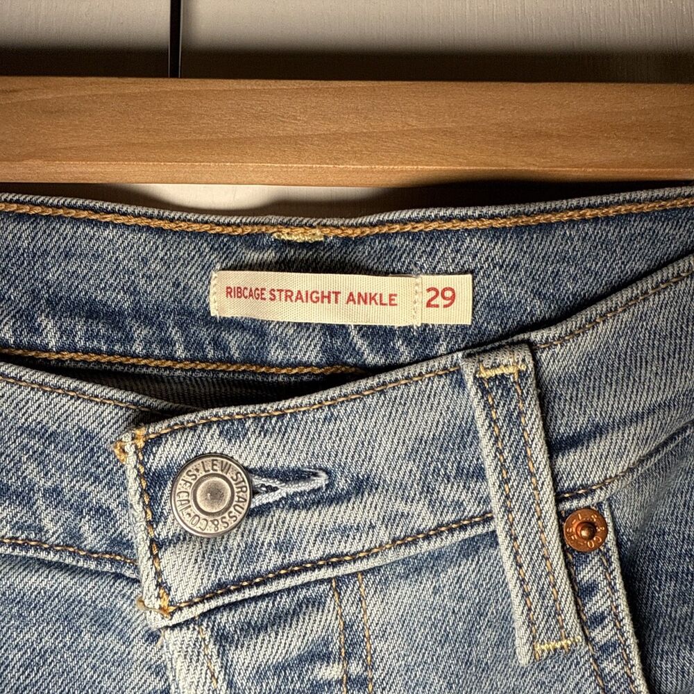 Levi's Ribcage Straight Ankle Jeans Women's Light Wash Button Fly | Size 29 - Picture 3 of 9